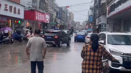 一开始还以为只是一个新手司机