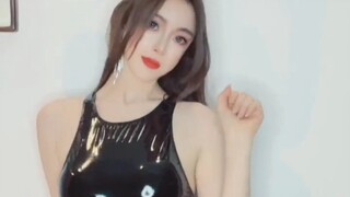 Slightly chubby (you know what I mean) #MatureLadyStyle#GoddessCollection