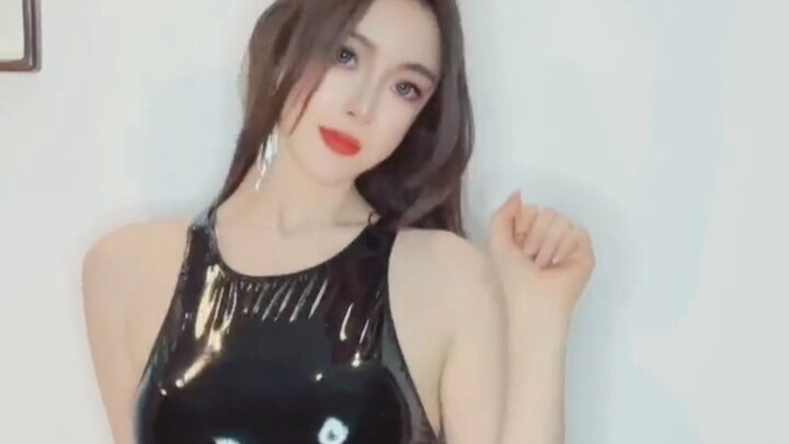 Slightly chubby (you know what I mean) #MatureLadyStyle#GoddessCollection