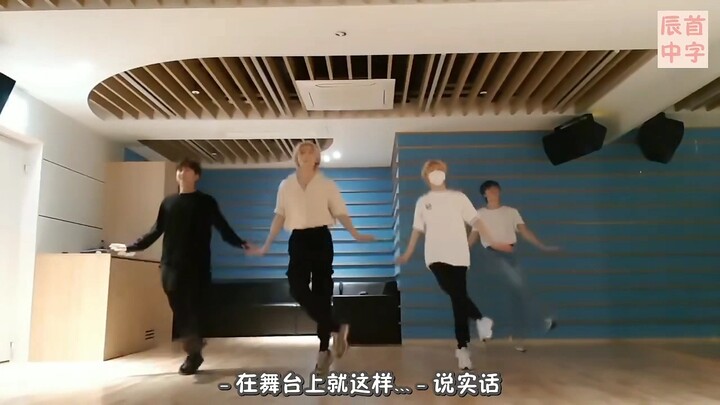可爱四人组哇