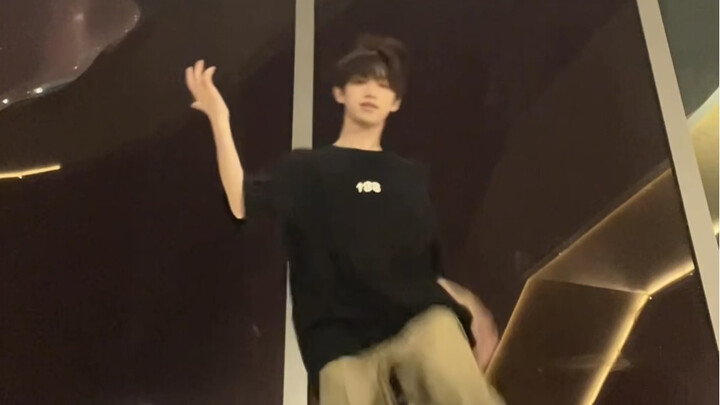 【psychic】Support Zhang Yixing's new song!! Super happy dance~