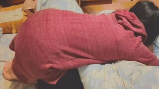 Too lazy to change positions, Index gave up struggling.