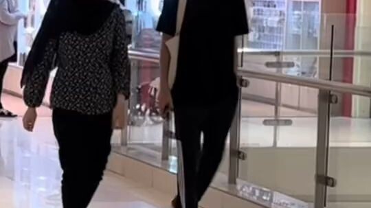 HI SEMUA TOLONG LIKE BOLEH TK