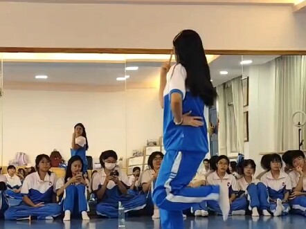 Wawancara untuk klub! Tanpa dasar sama sekali, ini adalah tarian pertama yang saya pelajari Σ( ° △ °