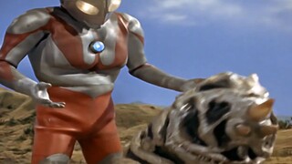 Ultraman’s three tender moments: The little monster ran away from home and didn’t want to go home, a
