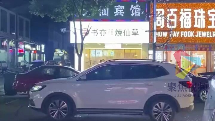 Why is there such a huge difference—empty on one side, packed on the other?