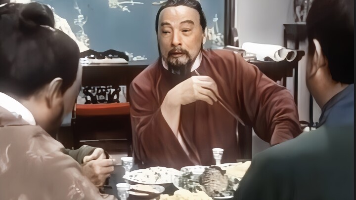 “ฉากนี้ไม่เหมือนการแสดงเลย ดูเหมือนพี่น้องเก่าแก่กำลังคุยเรื่องบ้านเรื่องเมืองกันจริงๆ”