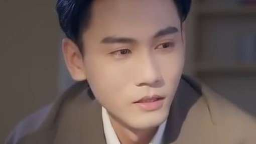 Pilot tampan tak mencintai siapa pun selama 30 tahun,kecuali dia,menunggu 7 tahun