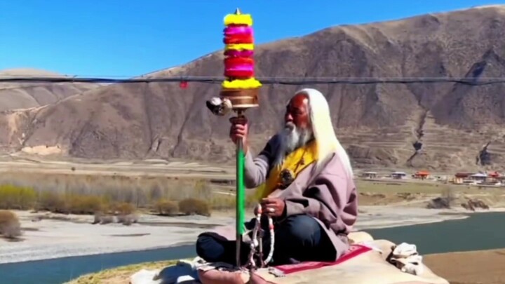 Is the “sliding prostration” of Tibetan pilgrims a form of opportunism?