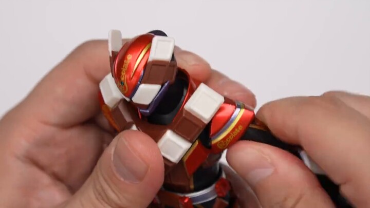 Why am I still hungry? Bandai SHF Kamen Rider Valen Unboxing and Trial