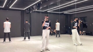 Tôi đang ăn gà rán ở Quảng trường Nhân dân 【Phòng tập luyện】