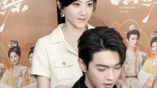Lihatlah interaksi antara protagonis pria dan wanita dalam drama ini, lalu lihatlah interaksi antara