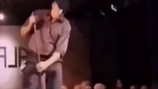 ثم يتم بيع ملابس التنظيف