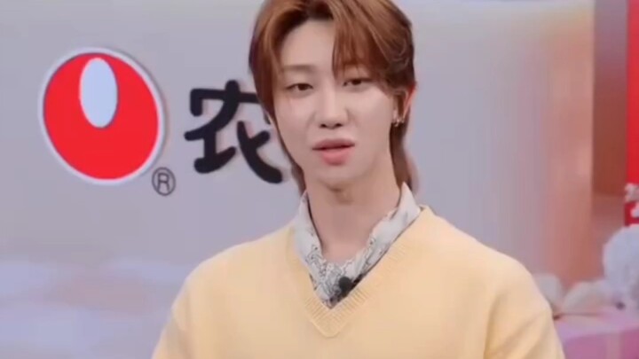 Minghao: After I became the spokesperson for Shin Ramyun, the members and my family were all so happ