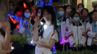 There is even a performance when the senior students of Songbai Middle School shout out to each othe