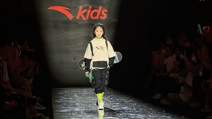 Meski agak buram, coba saja dilihat sekalian.