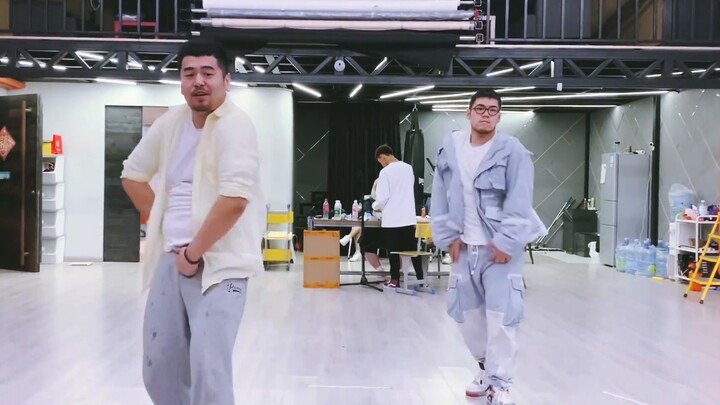 [Seventeen Jun/Biên đạo múa] Chúng ta có thể ăn, uống và nhảy! Nhưng chúng ta không thể giảm cân. SE