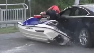 你好交警我被船撞了