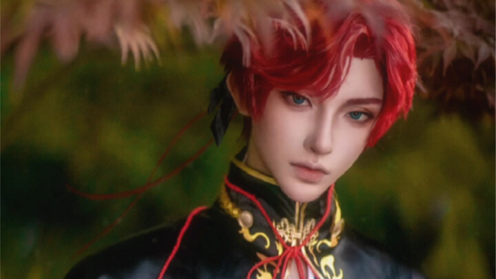 [Code Name: Crane / Sun Quan Cosplay] The way he’s looking at you is far from innocent.