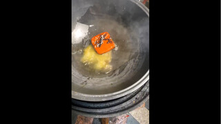 There is no snack at home, let's make some hot pot base.