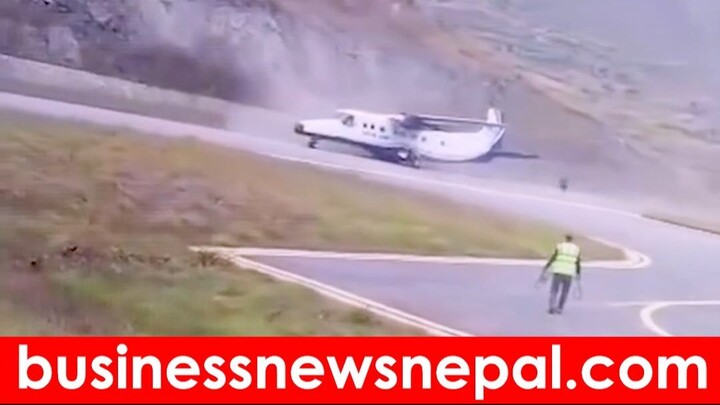 #SitaAir plane crashes at #JufalAirport  सीता एयरको जहाजको पांग्रा फुस्कियो #BusinessNewsNepal
