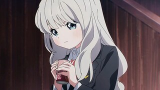 มันเล็กและน่ารักมากจนอยากจะหยิบขึ้นมาจิบจริงๆ!