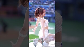 어렵게 나왔잖아 악착같이 살잖아 #최홍라 #치어리더 #삼성라이온즈
