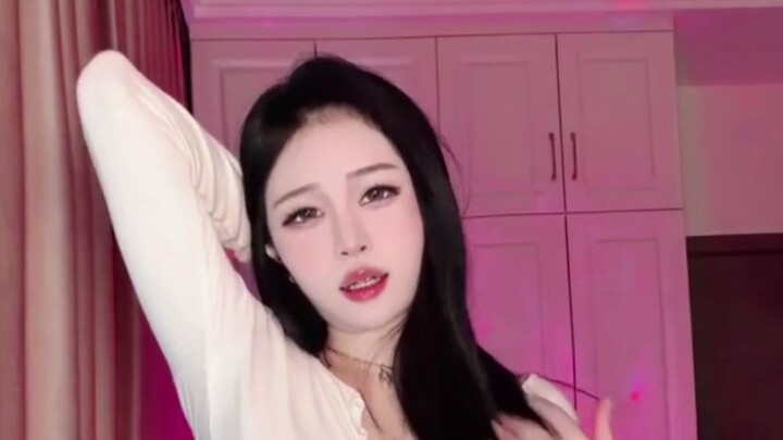 กางเกงยีนส์ขาสั้นมีจุดเด่น