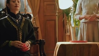 Using bare hands to shield the female lead from the tea—this scene is just amazing.