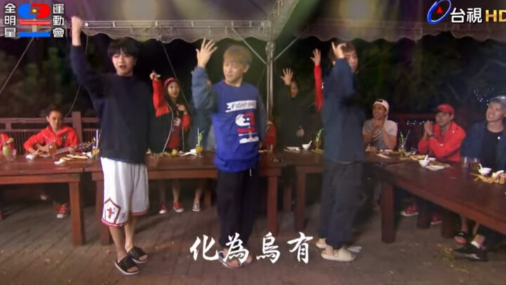 考古向 这造型好妹喔 舞很好（雪中红）虽然但是 我的注意力全在哥哥的拖鞋上 老实说 哥哥你的脚趾是不是很用力的在扒紧hhhh