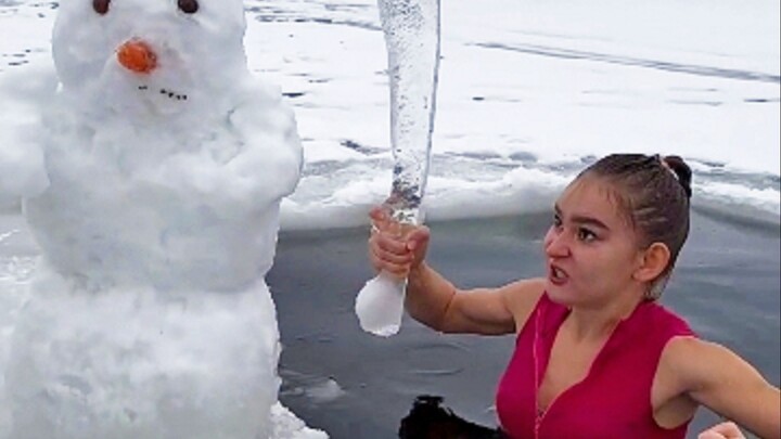 “Tolong berhati-hatilah terhadap wanita Rusia yang datang dari bawah lapisan es!”