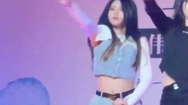 นี่คือชุดบนเวทีของ ปาร์ค แชยอง ใช่ไหม? - ชุดโรเซ่ที่เหมือนจริงที่สุดในอินเทอร์เน็ต [How you like tha