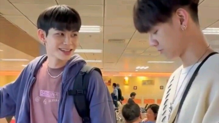 They're on a date😍 My #1 chaotic and fanservice couple🤣. i miss them so much😔