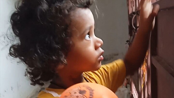 play the boy on ball