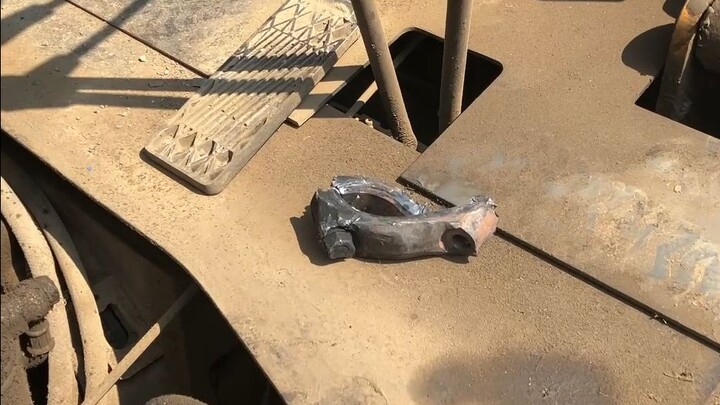 汽修工遇到的离谱故障，客户说车上掉下来个大螺丝