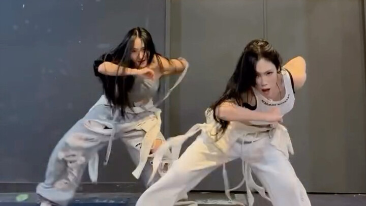 นั่นไม่ได้เด็ดขาด! ทั้งผู้ออกแบบท่าเต้นต้นฉบับ haeinyss และ yuri ก็มาร่วมชาเลนจ์ด้วยเช่นกัน