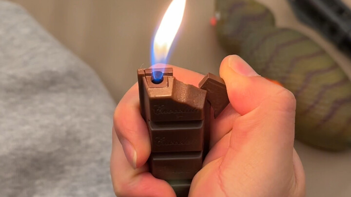 The lighters my girlfriend bought are more outrageous than the last one, especially the last one