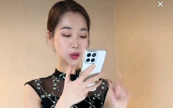 Teacher Ye Zimeng’s live-stream video: Body Sculpting Dance
