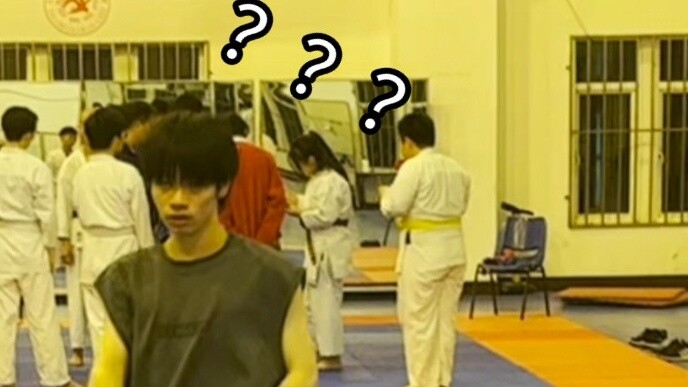 [พลิก] การฝึกกลุ่มสมาคมไทเก๊กสอนให้รู้ผิด (บุชิ)