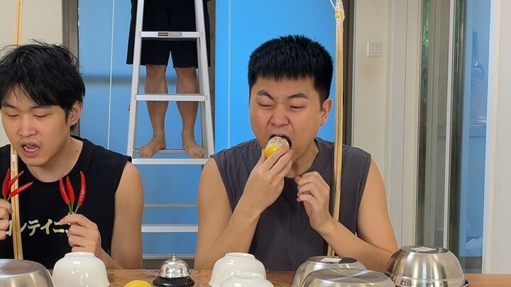 Ajak teman Anda untuk menonton tantangan pengecap