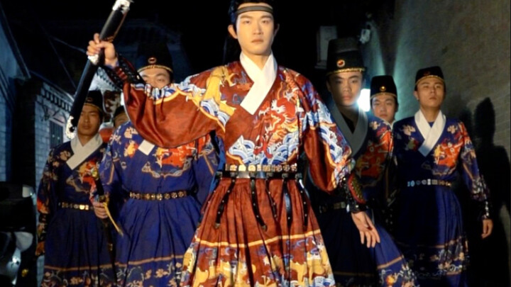 Apa benar kalau orangnya banyak bisa menyewa tempat sendiri?