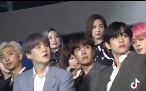 งานประกาศรางวัล TMA หน้าตาของ BTS เวลารับฟังพังแท่นพูดภาษาอังกฤษนี่ขำตายเลย