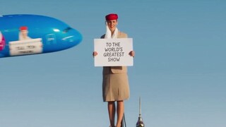 The most "high" publicity of the year, the flight attendant stood on the top of the Dubai Tower with