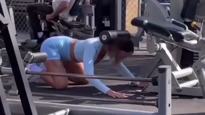 Có ai hiểu được đây đang làm gì không?