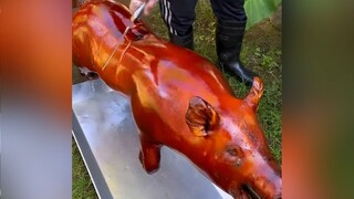 ASMR: Memotong Babi Panggang Renyah