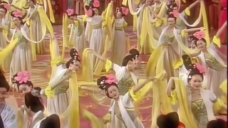 Compared with the previous dance performances, the emperor's living standards have declined.