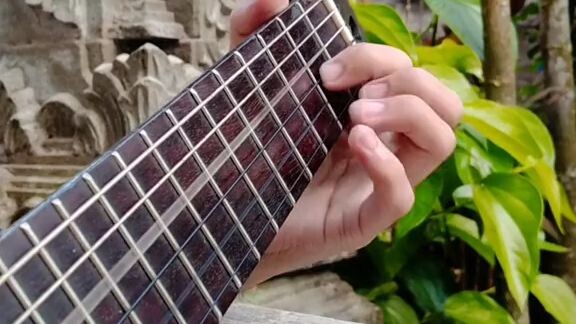 enak banget musiknya