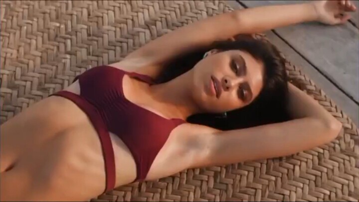 Girl waiting her boyfriend on romantic song