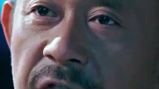姜文等不及别人翻译，自己先给自己翻译了。
