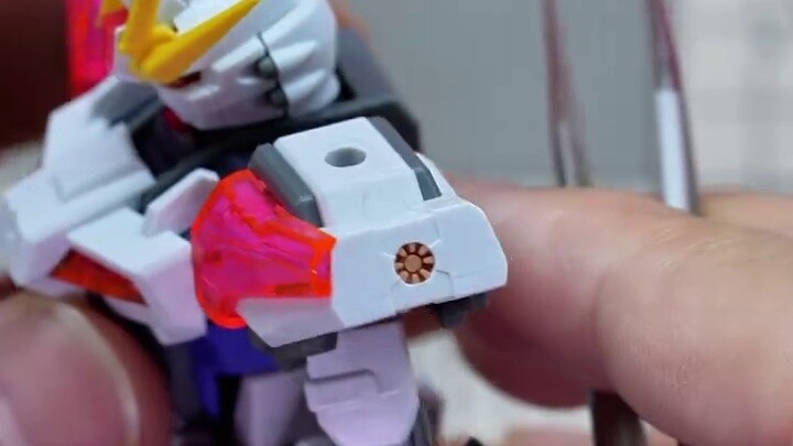 How to make the useless 3MM hole on the model disappear? We made a detail part